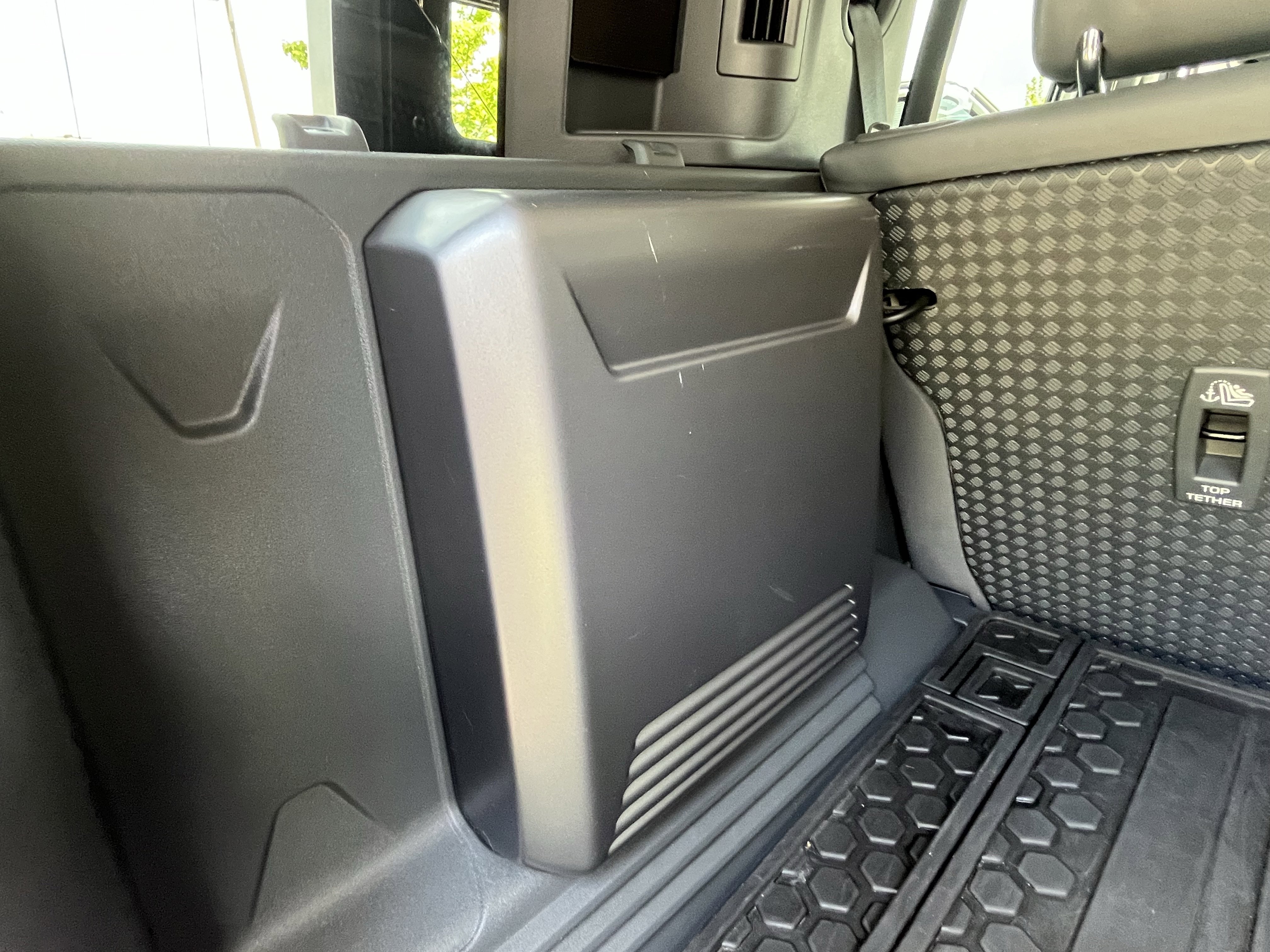 Certified 2023 Land Rover Defender 110 X-Dynamic SE AWD/4WD image 33