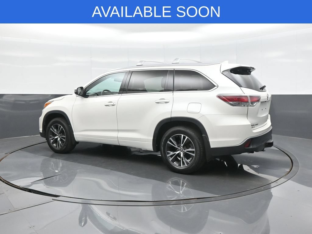 Used 2016 Toyota Highlander XLE AWD/4WD image 5