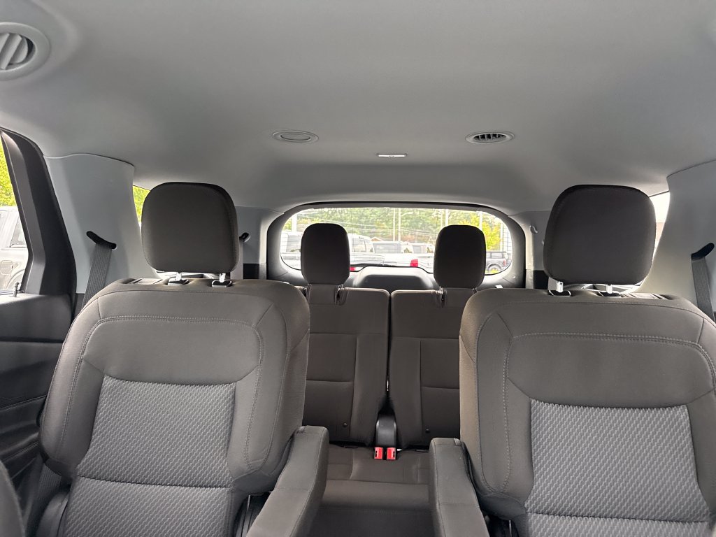 Used 2023 Ford Explorer XLT AWD/4WD image 37