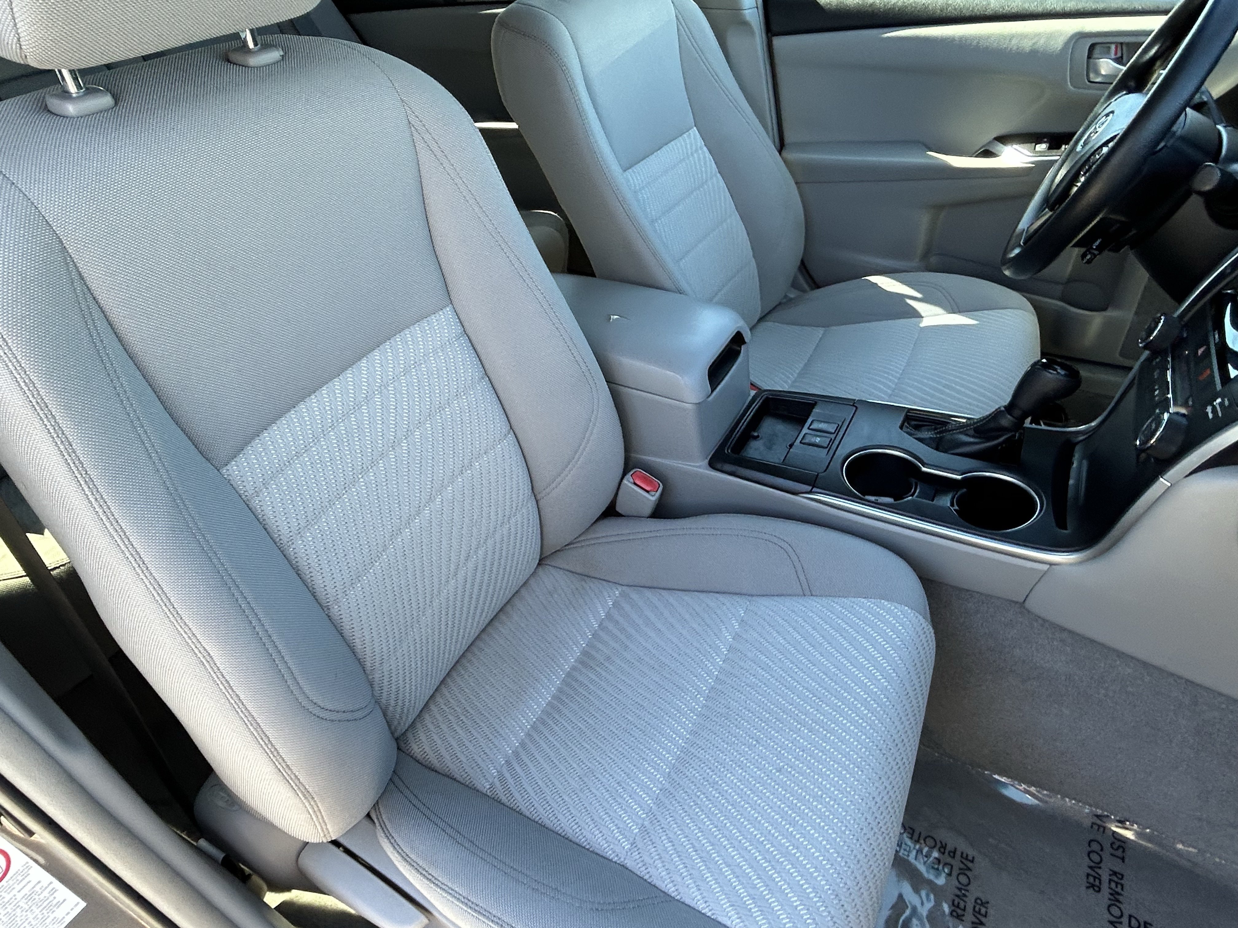 Used 2017 Toyota Camry LE FWD image 11