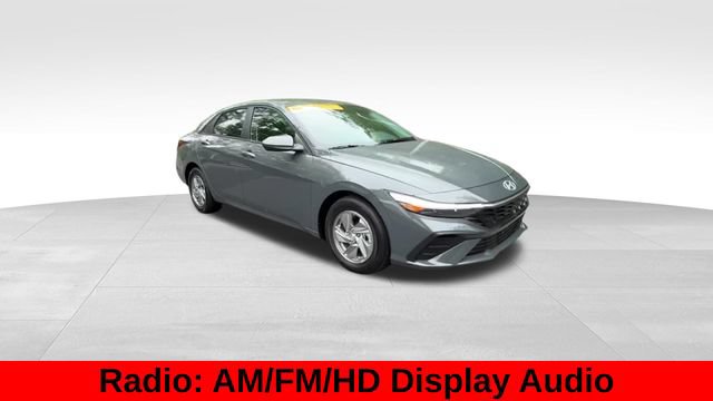 Used 2026 Hyundai Elantra SE w/ Cargo Package FWD image 12