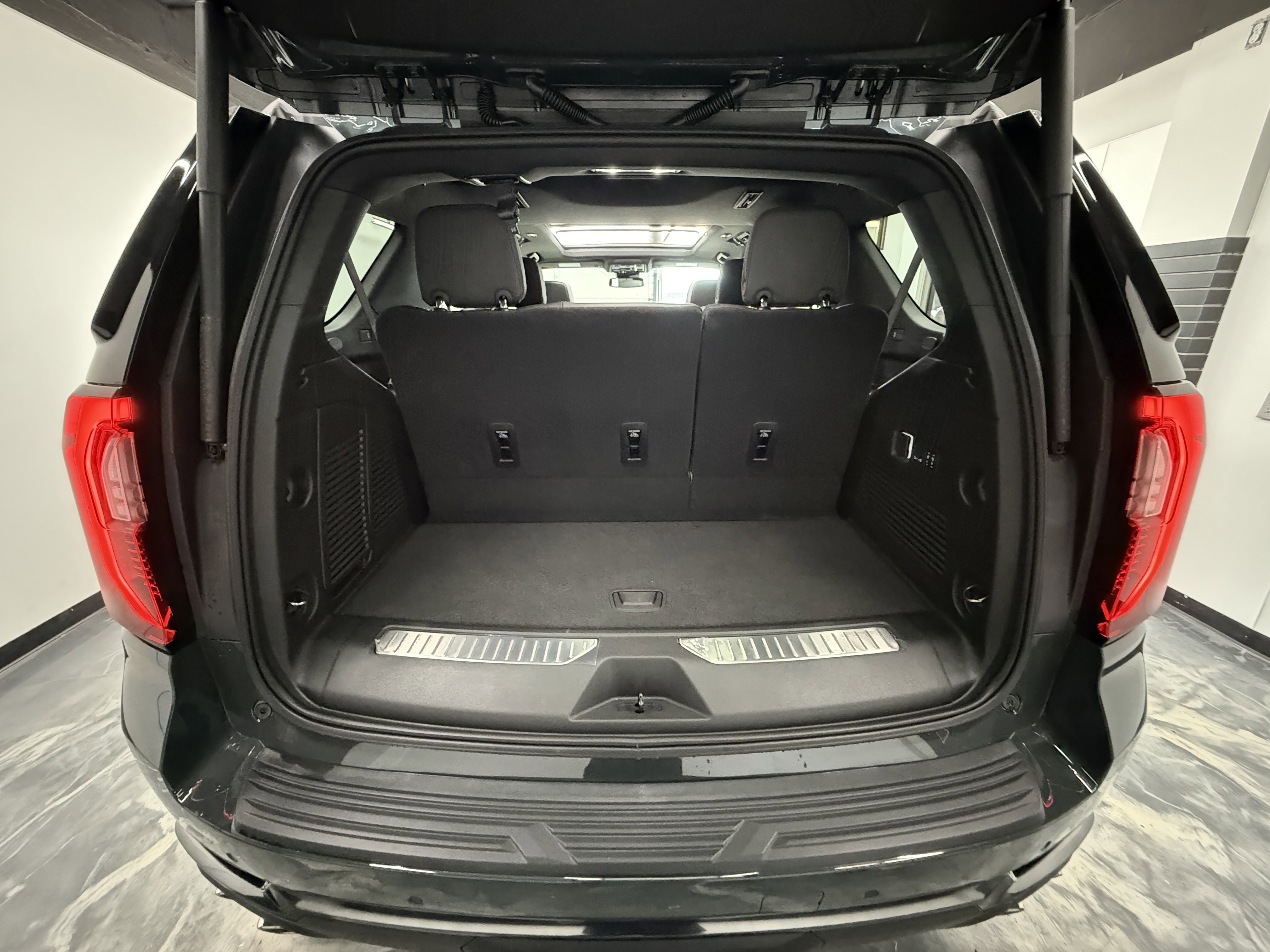 Used 2026 GMC Yukon AT4 image 32