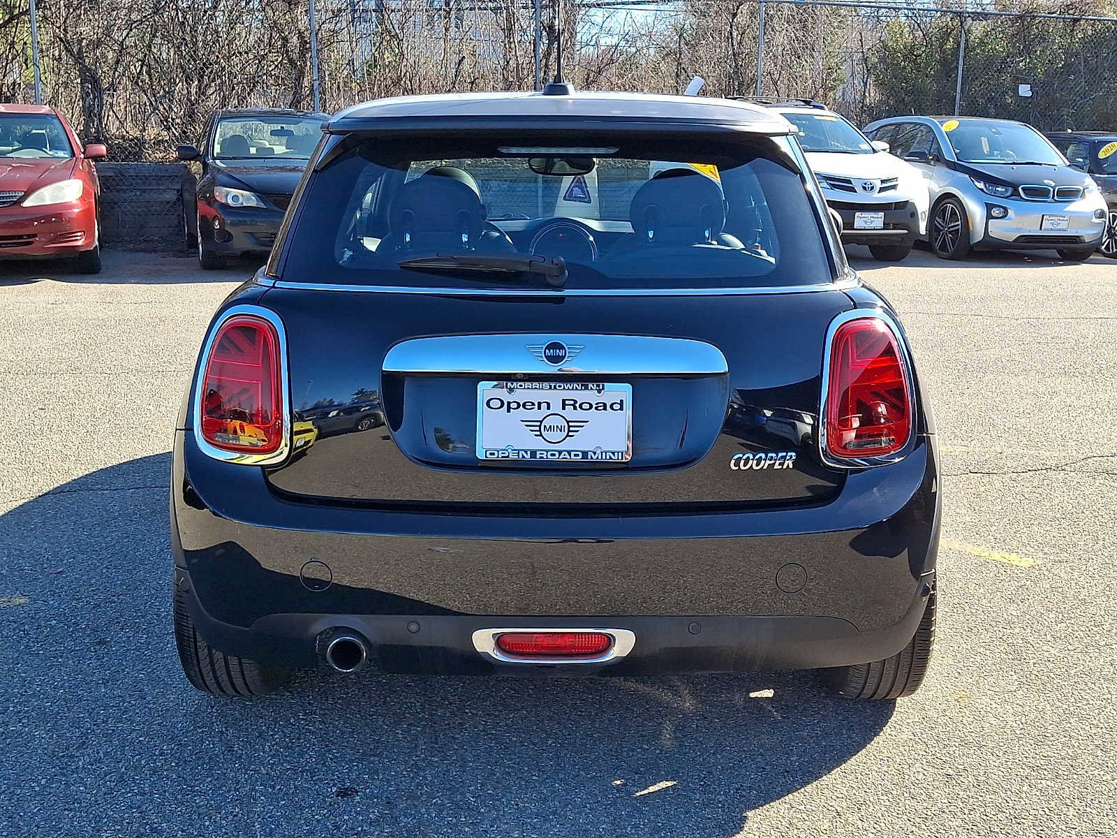 Used 2019 MINI Cooper 2-Door Hardtop image 5