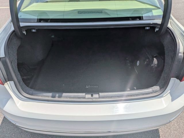 Used 2015 Volkswagen Passat TDI SEL Premium FWD image 13
