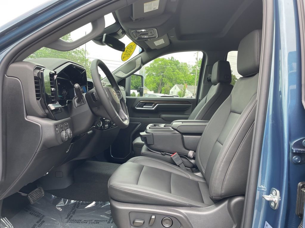 New 2026 Chevrolet Silverado 2500 LT w/ All Star Edition AWD/4WD image 4