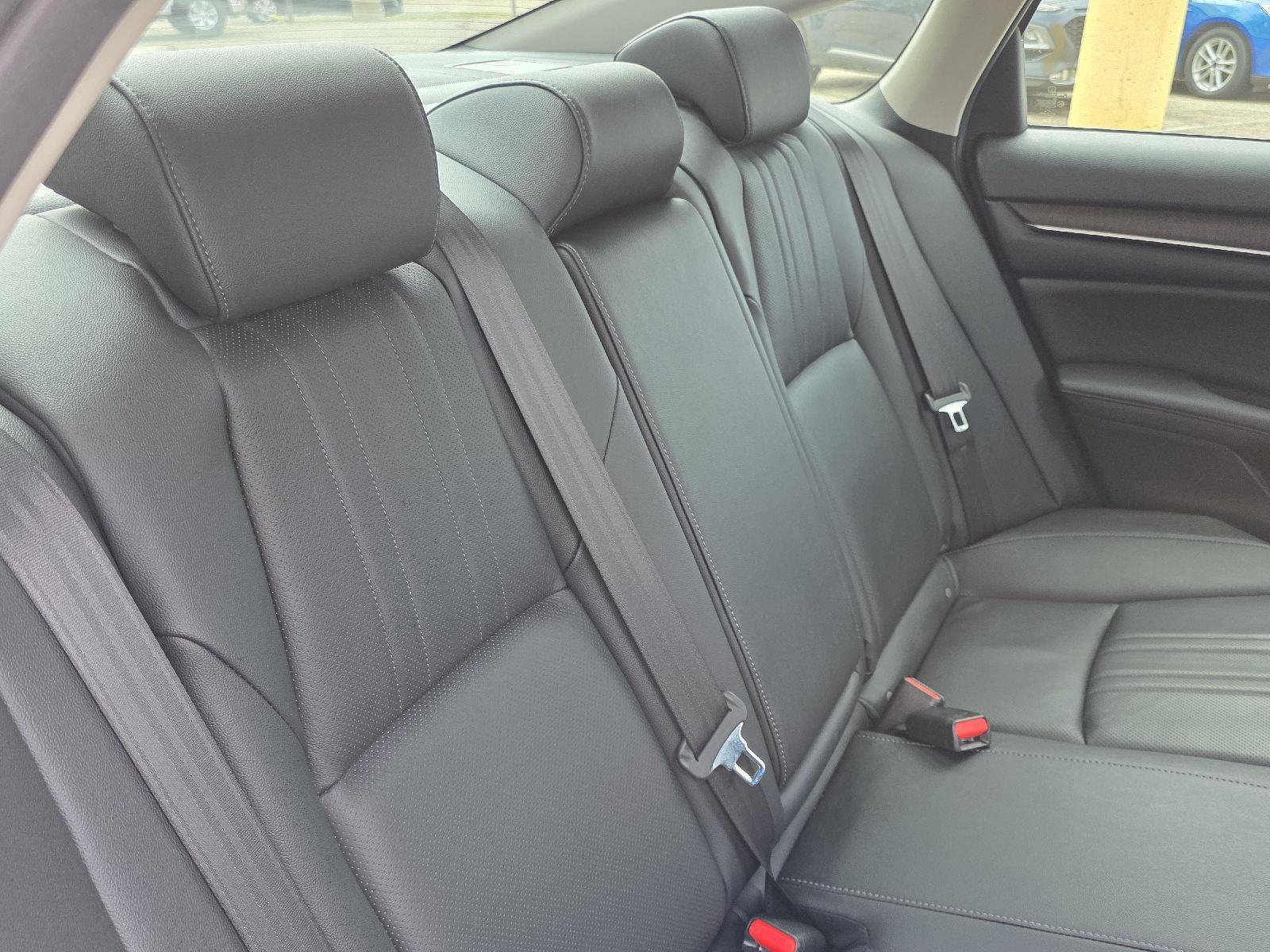 Used 2020 Honda Accord Touring image 36