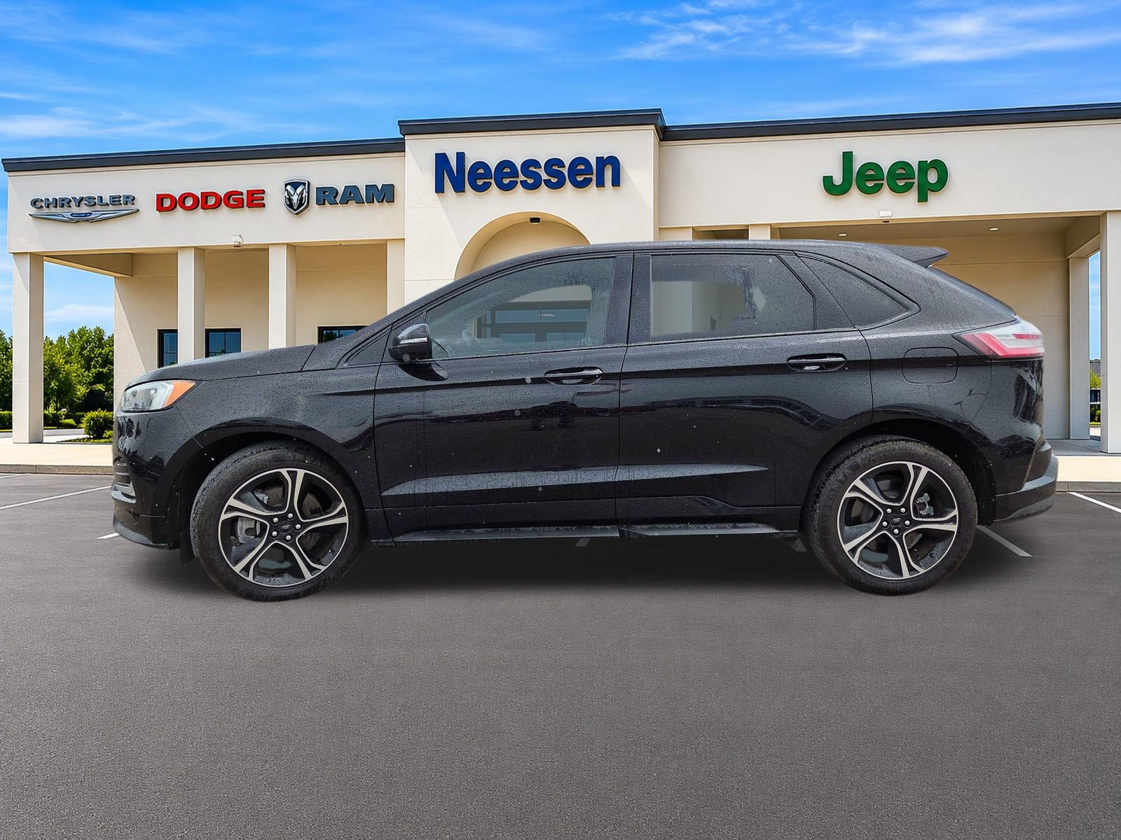 Used 2022 Ford Edge ST AWD/4WD image 2