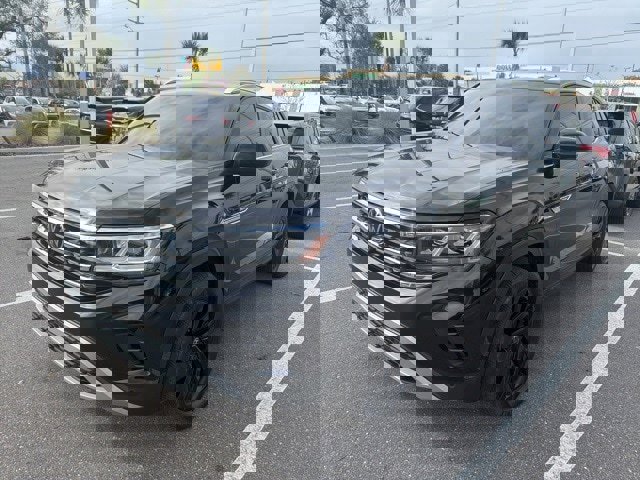 Certified 2023 Volkswagen Atlas Cross Sport SE w/ Black Wheel Package image 6