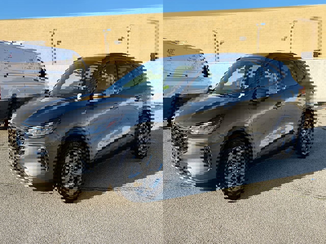 Used 2025 Ford Escape ST-Line w/ Equipment Group 301A image 1