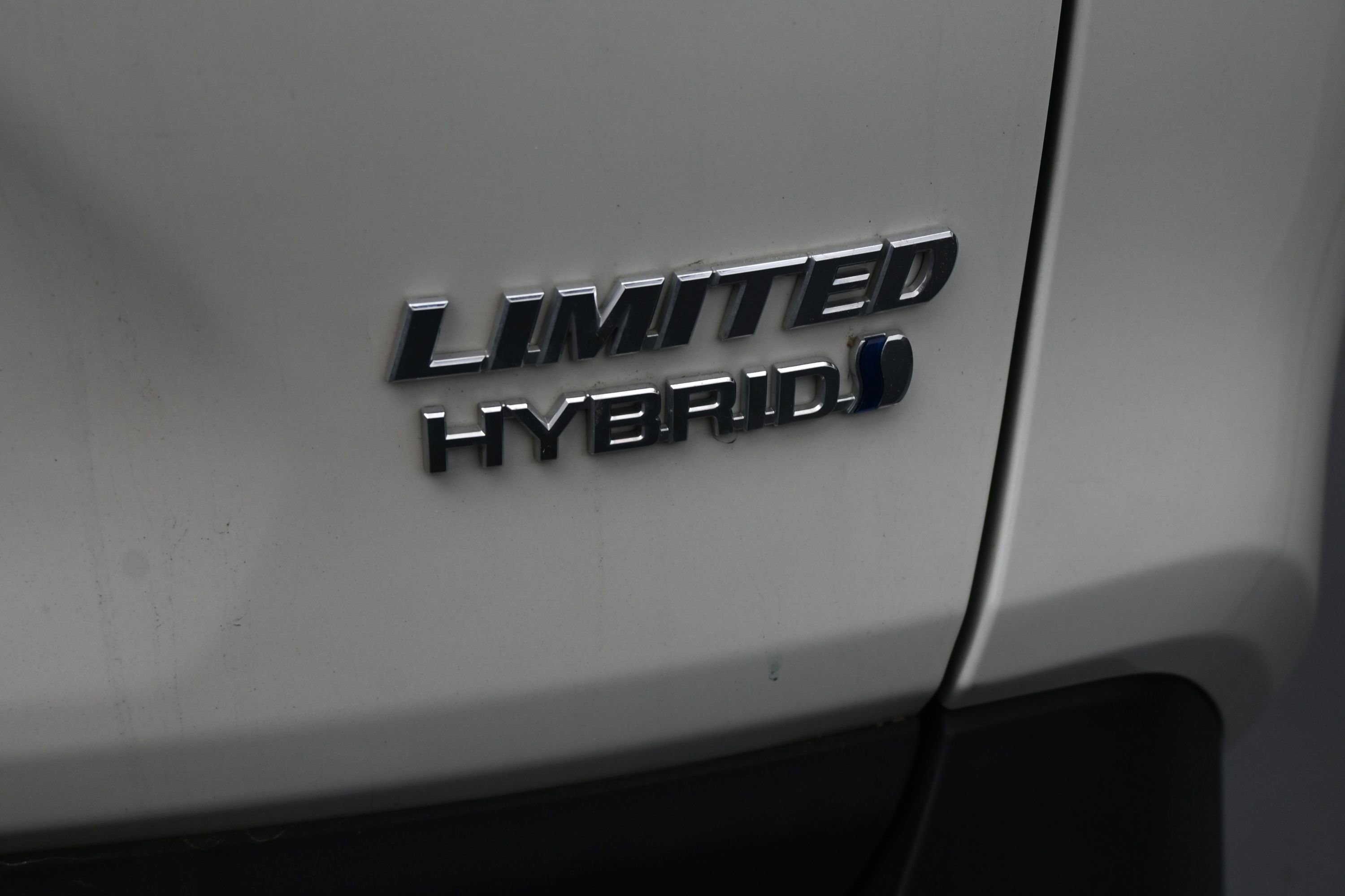 Used 2020 Toyota RAV4 Limited w/ Limited Grade Weather Package AWD/4WD image 37