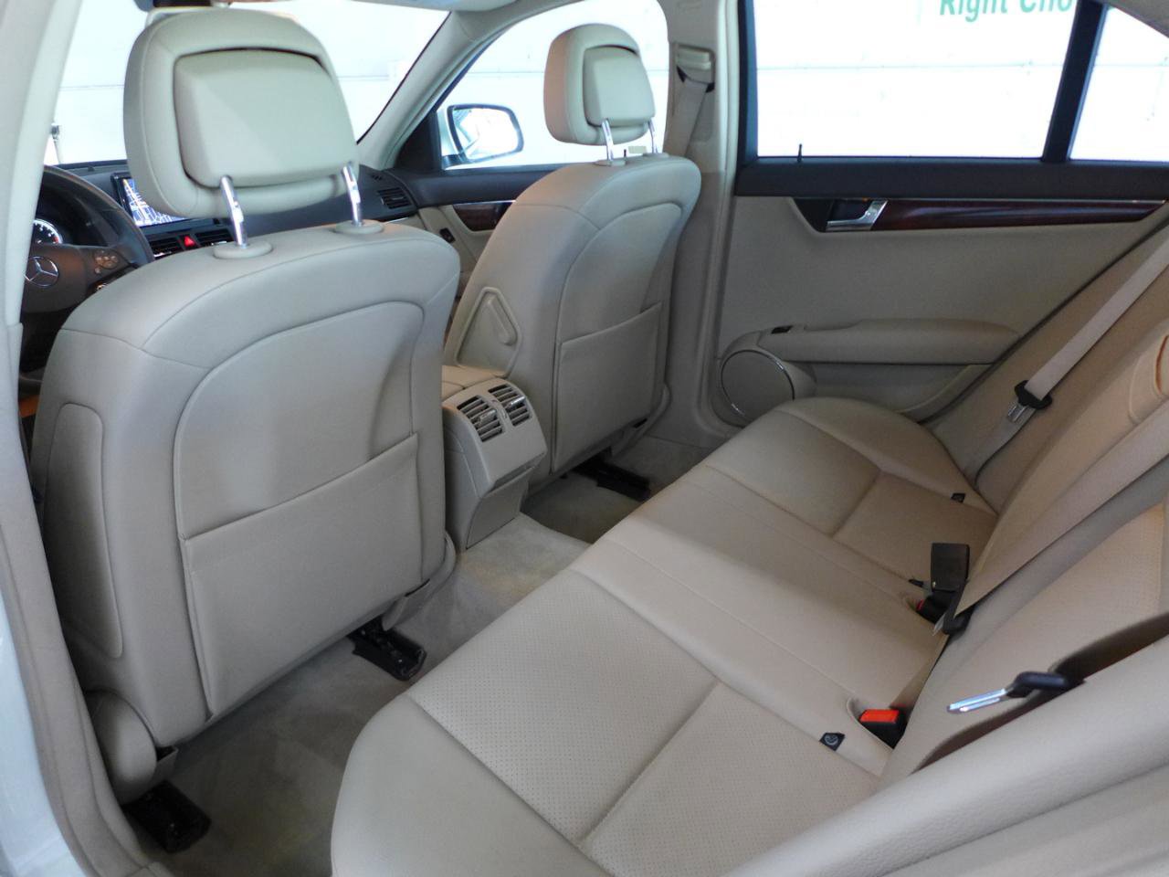 Used 2009 Mercedes-Benz C 300 4MATIC Sedan image 50