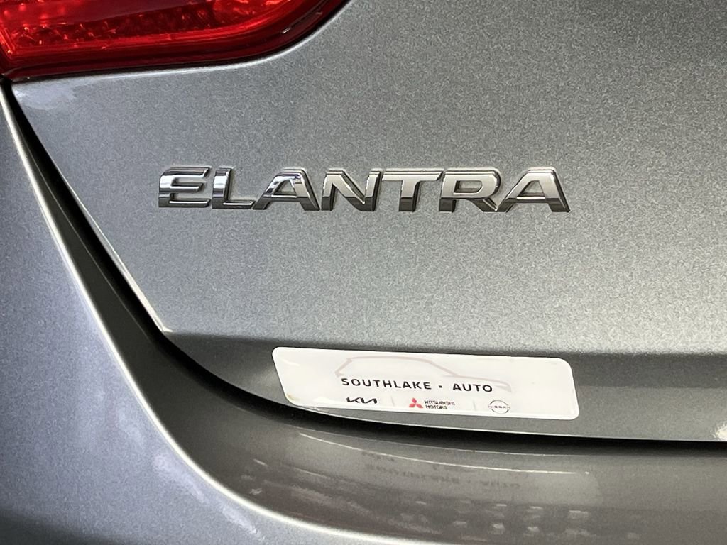 Used 2017 Hyundai Elantra GT FWD image 25