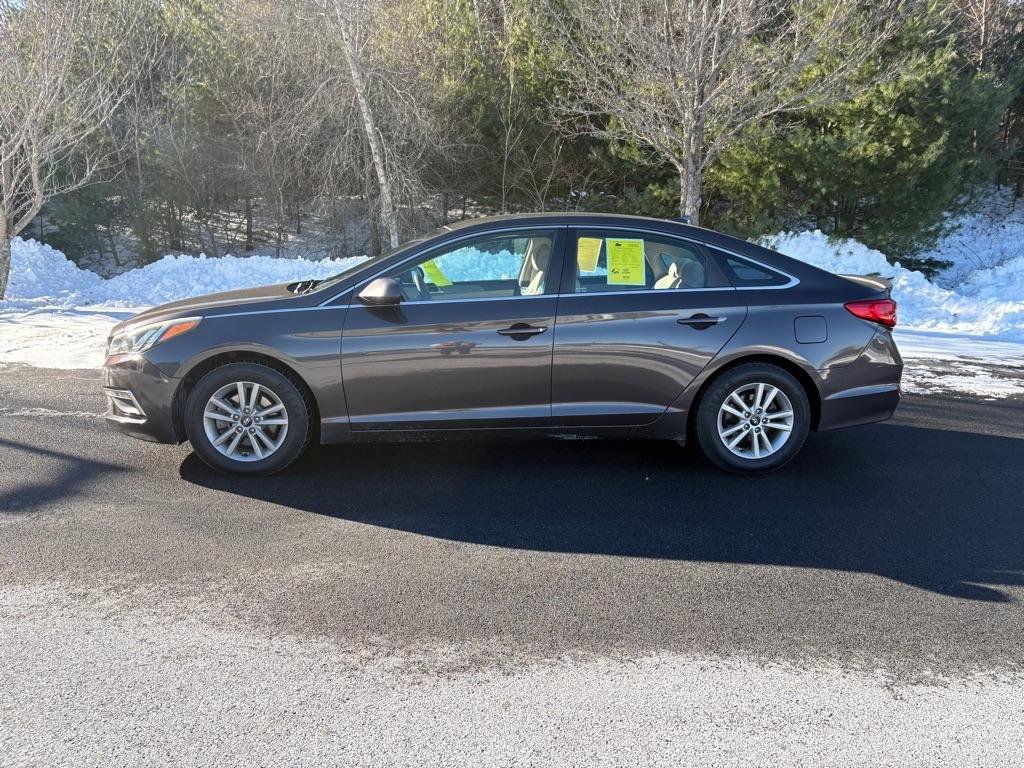 Used 2015 Hyundai Sonata SE FWD image 2