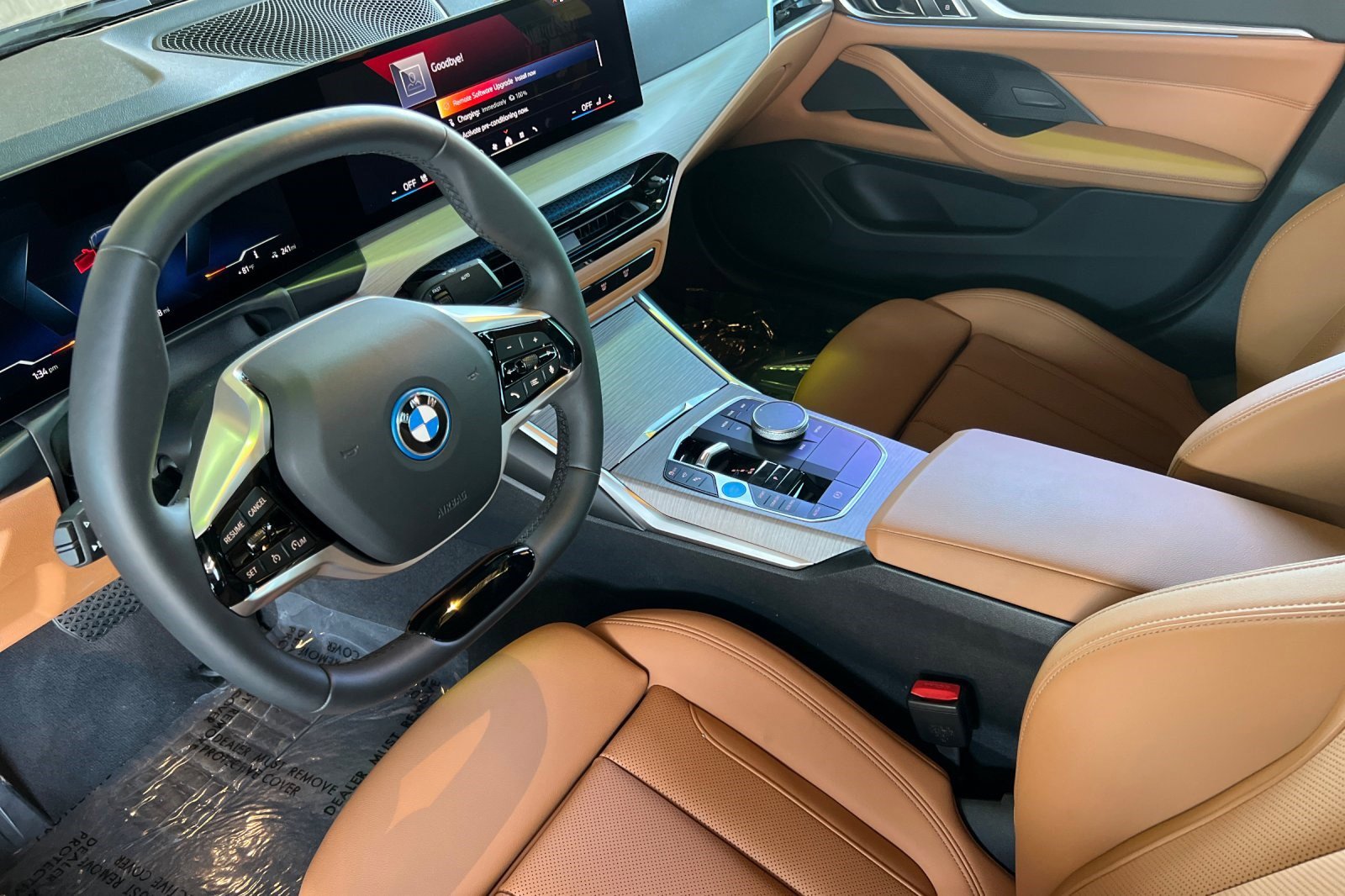 Used 2025 BMW i4 eDrive40 w/ Dynamic Handling Package image 11