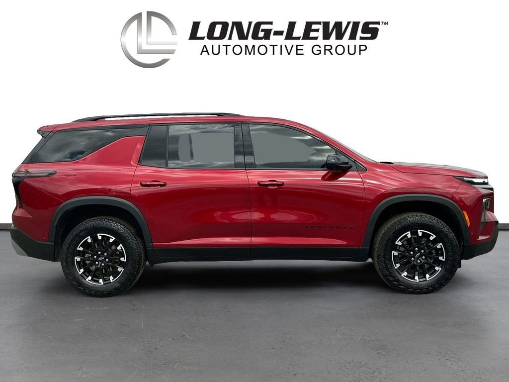 Used 2024 Chevrolet Traverse Z71 w/ Enhanced Driving Package image 8