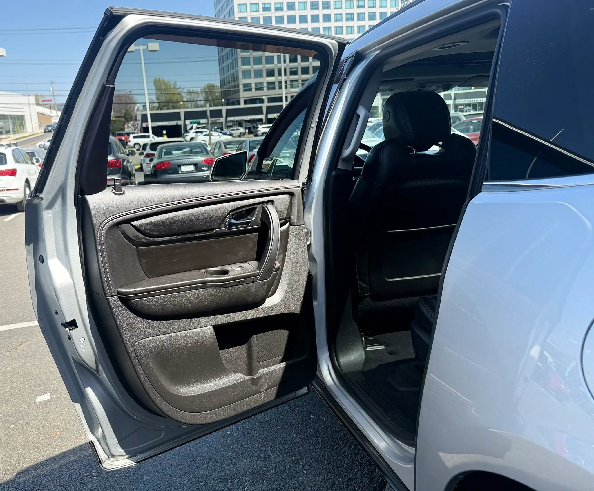Used 2017 Chevrolet Traverse LT image 27
