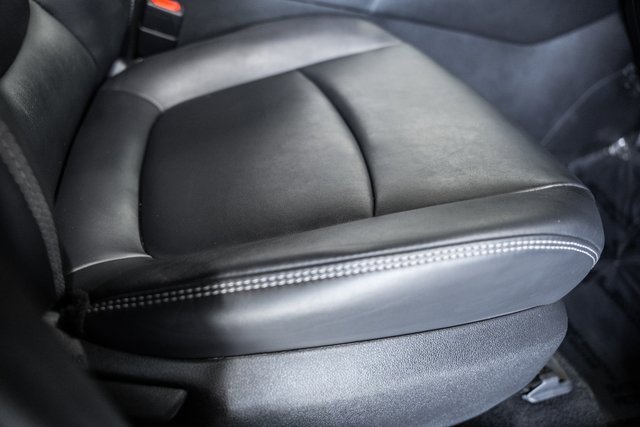 Used 2020 Toyota RAV4 XLE Premium image 32