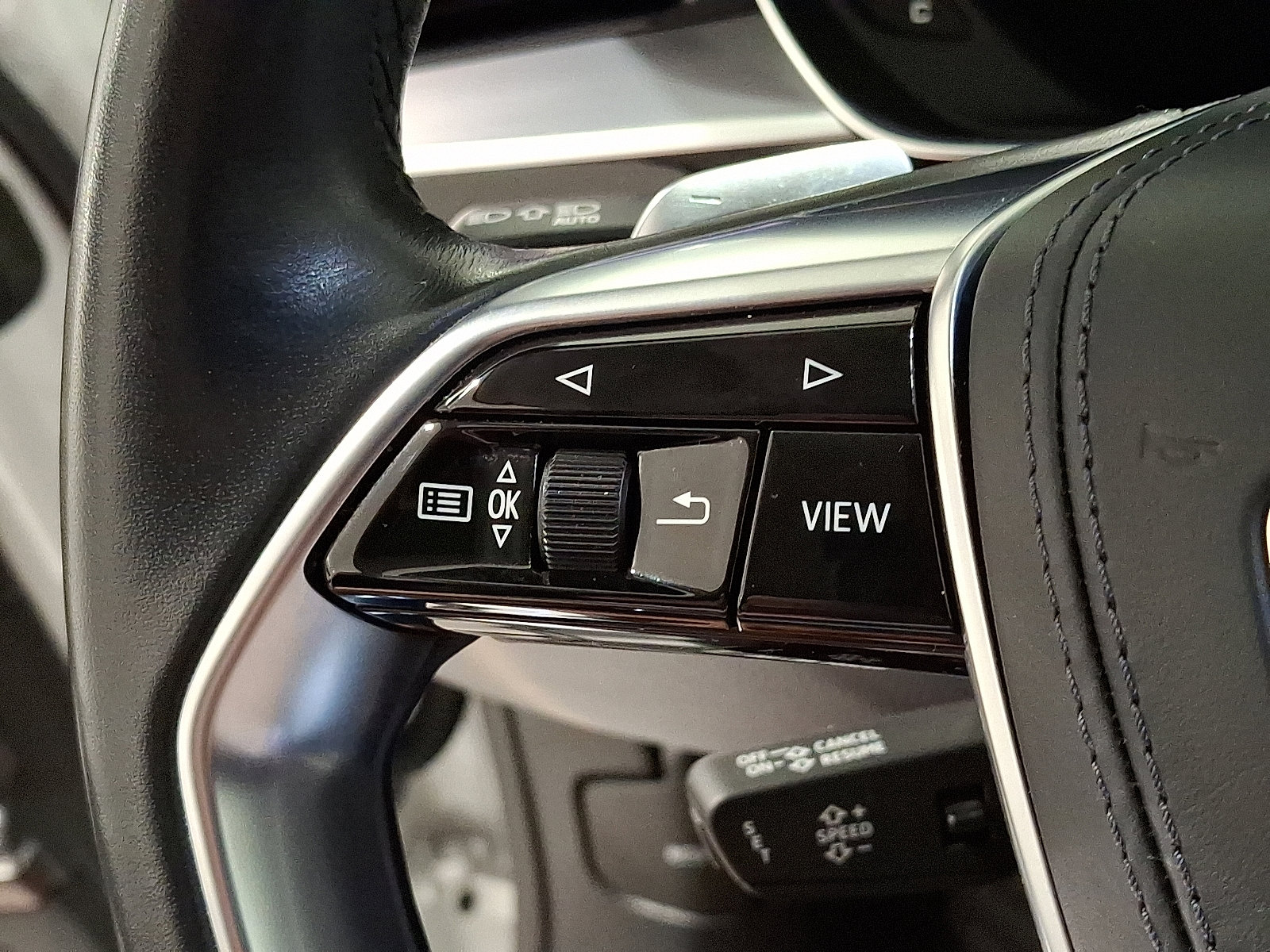 Used 2022 Audi A8 L 3.0T w/ Executive Package image 21