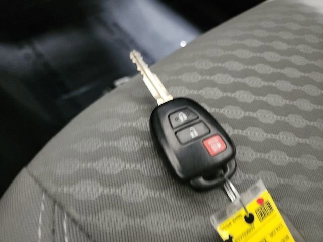 Used 2021 Toyota Tacoma SR w/ SR Convenience Package image 29