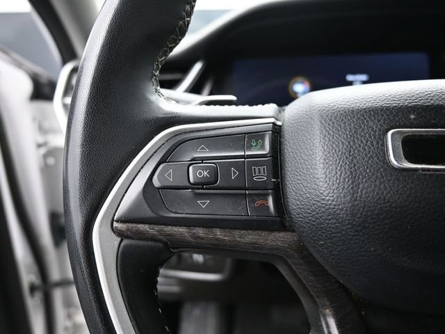 Used 2023 Jeep Grand Cherokee Limited w/ Black Appearance Package image 17