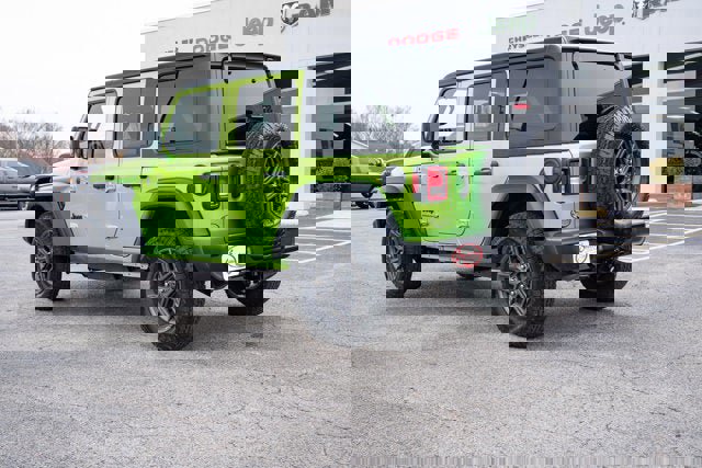 Used 2025 Jeep Wrangler Unlimited Sport image 3