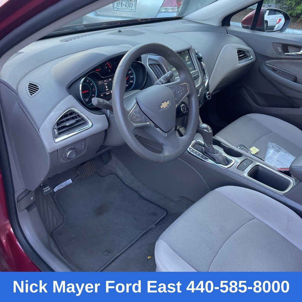 Used 2017 Chevrolet Cruze LT w/ Convenience Package image 29