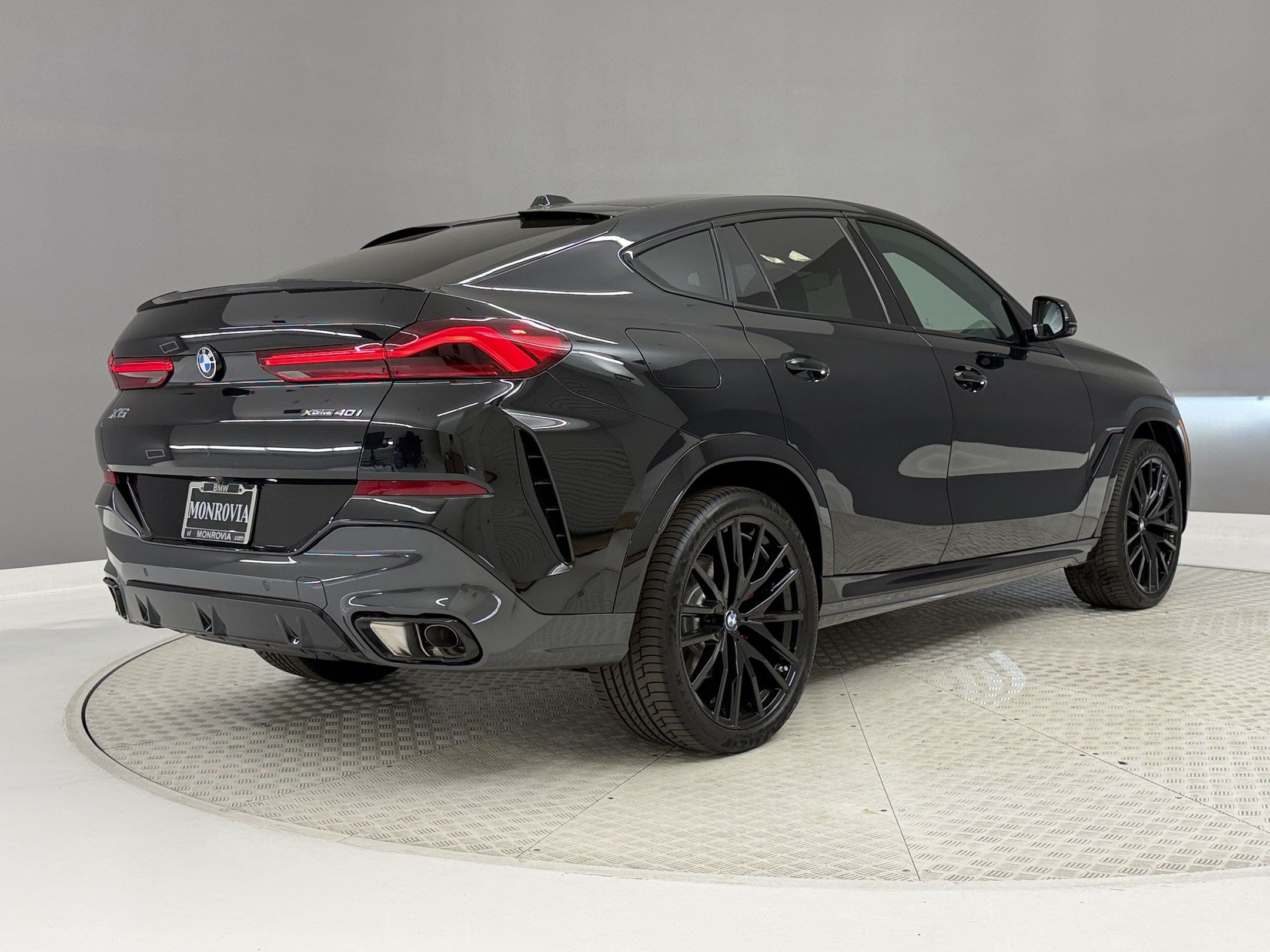 New 2027 BMW X6 xDrive40i w/ Premium Package AWD/4WD image 9