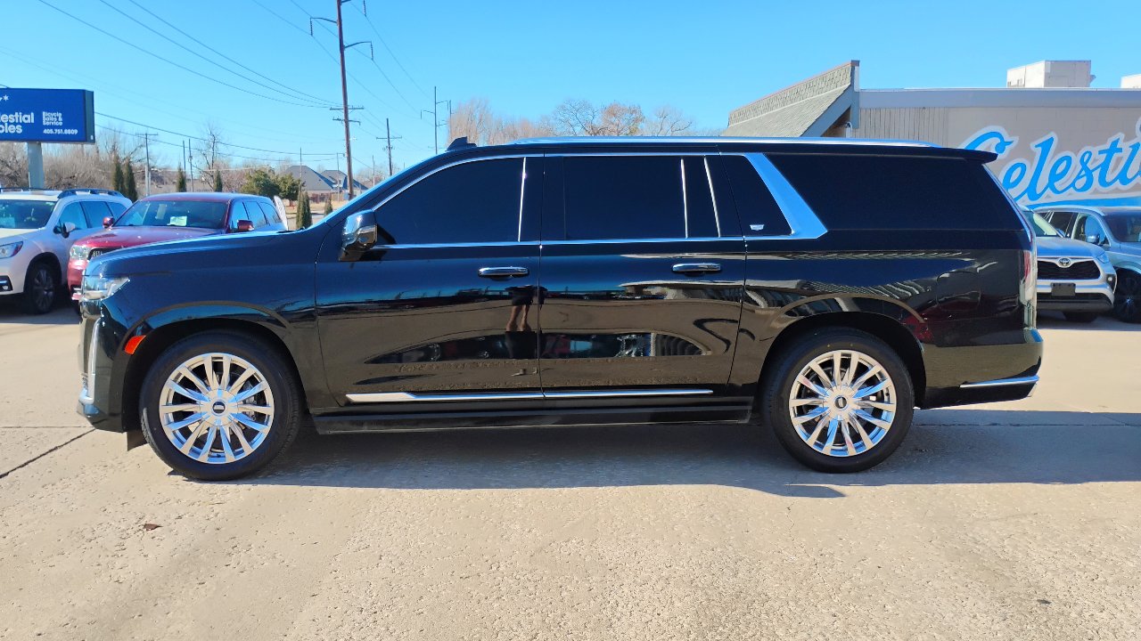 Used 2021 Cadillac Escalade ESV Premium Luxury w/ Driver Assist Tech Package AWD/4WD image 4
