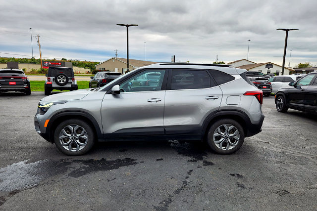 Used 2024 Kia Seltos S AWD/4WD image 4