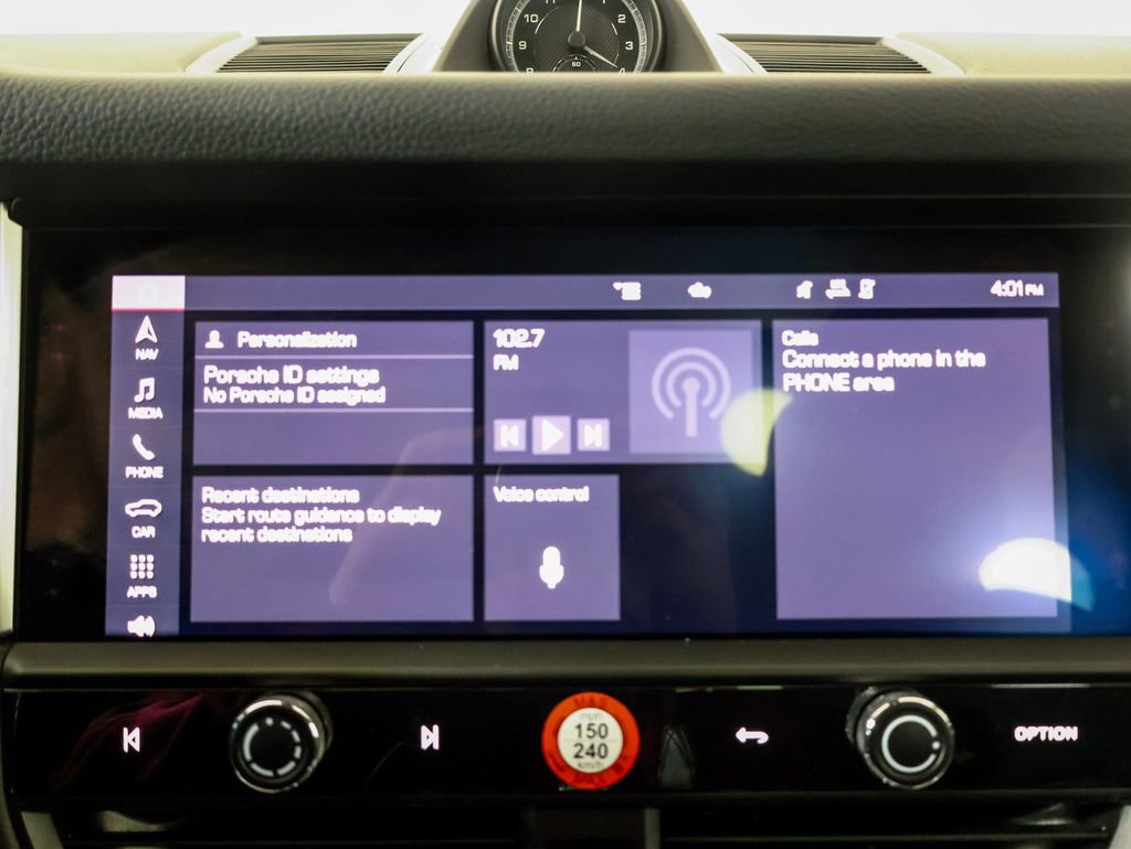 Certified 2024 Porsche Macan AWD/4WD image 17