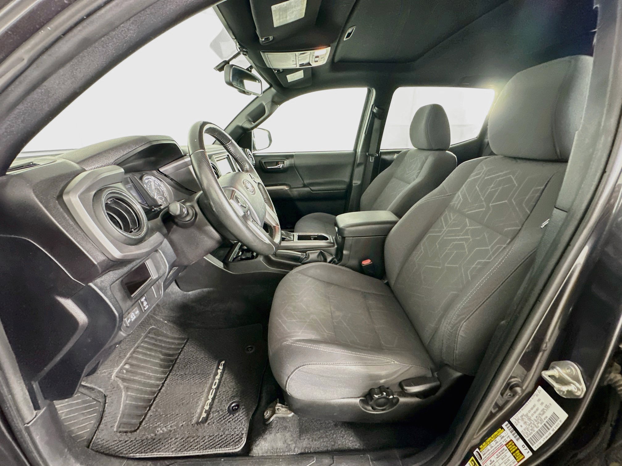 Used 2016 Toyota Tacoma TRD Sport RWD image 13