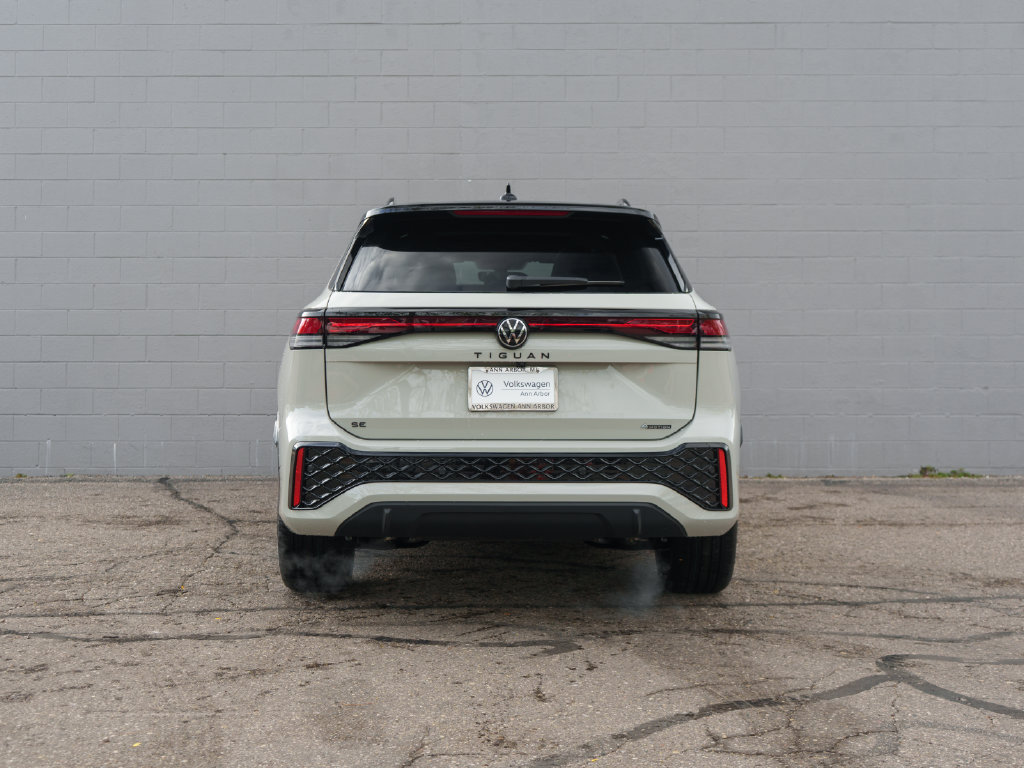New 2026 Volkswagen Tiguan SE R-Line AWD/4WD image 5