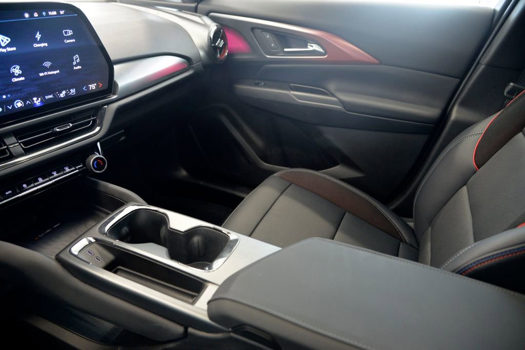 Certified 2025 Chevrolet Equinox EV RS w/ Convenience Package II image 26