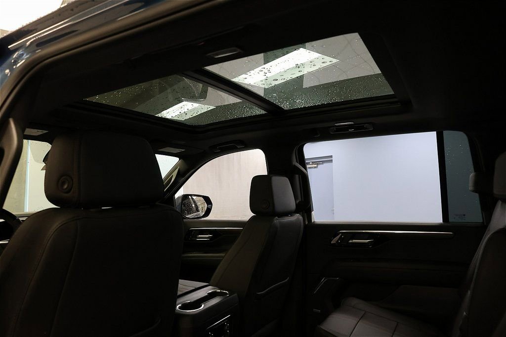 New 2026 Chevrolet Suburban High Country image 22