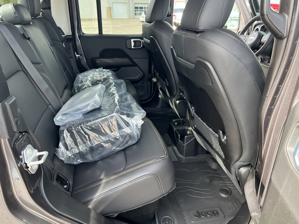 New 2025 Jeep Gladiator Sport image 13