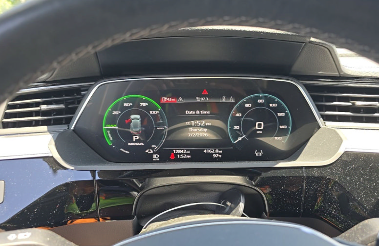 Used 2024 Audi Q8 e-tron Premium AWD/4WD image 22