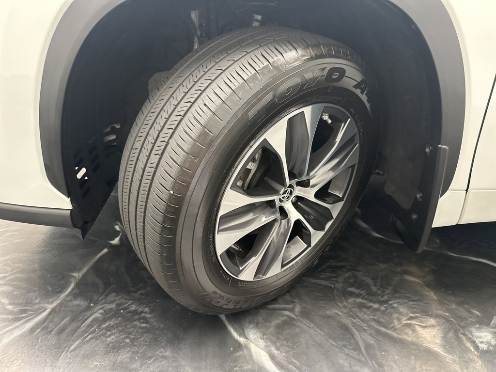 Used 2023 Toyota Highlander XLE image 33