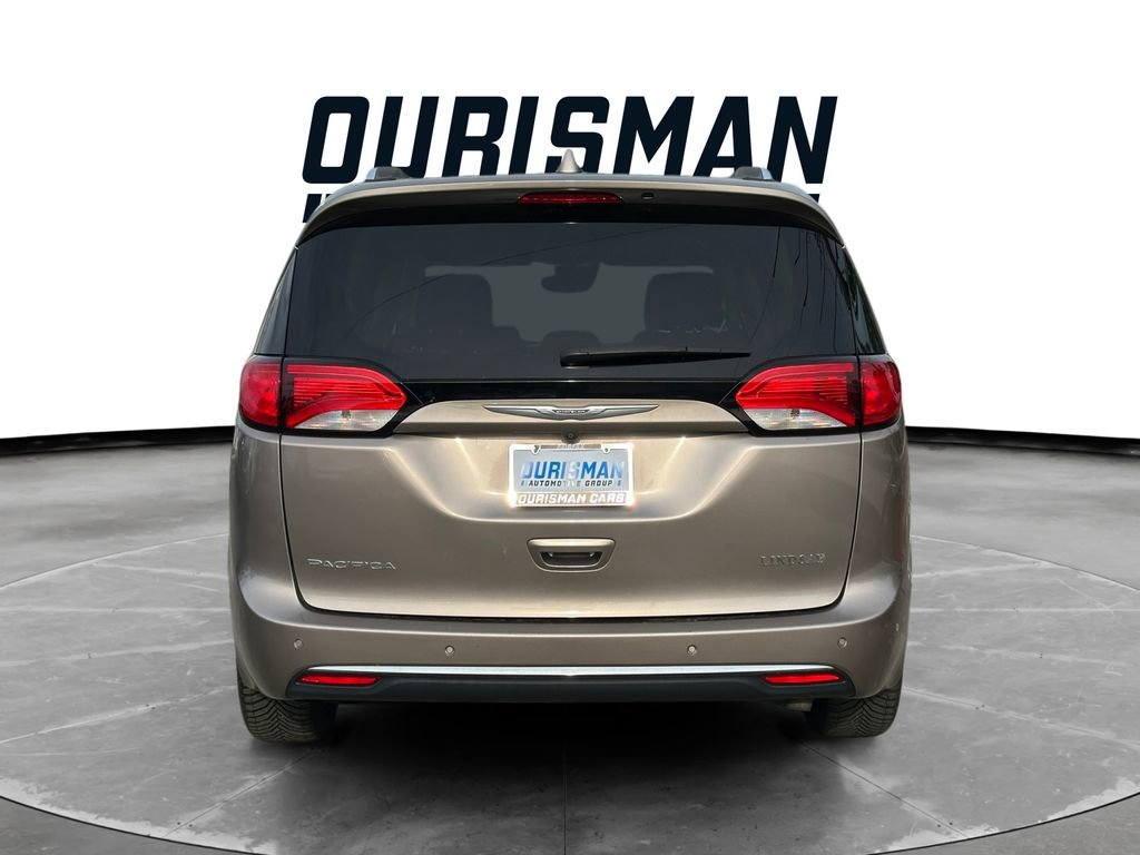 Used 2018 Chrysler Pacifica Touring-L Plus w/ Advanced Safetytec Group FWD image 5