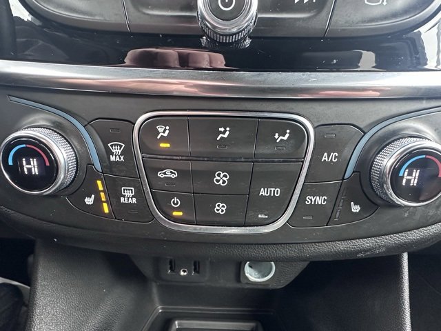 Used 2023 Chevrolet Traverse LT image 27