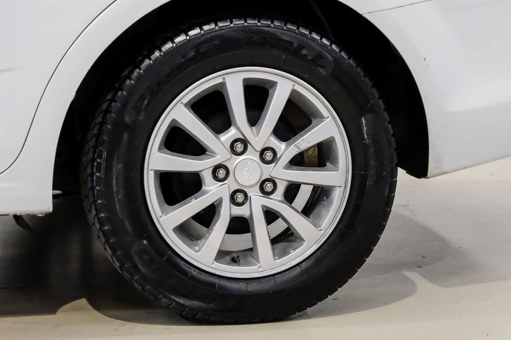 Used 2019 Chevrolet Sonic LT w/ Convenience Package image 52