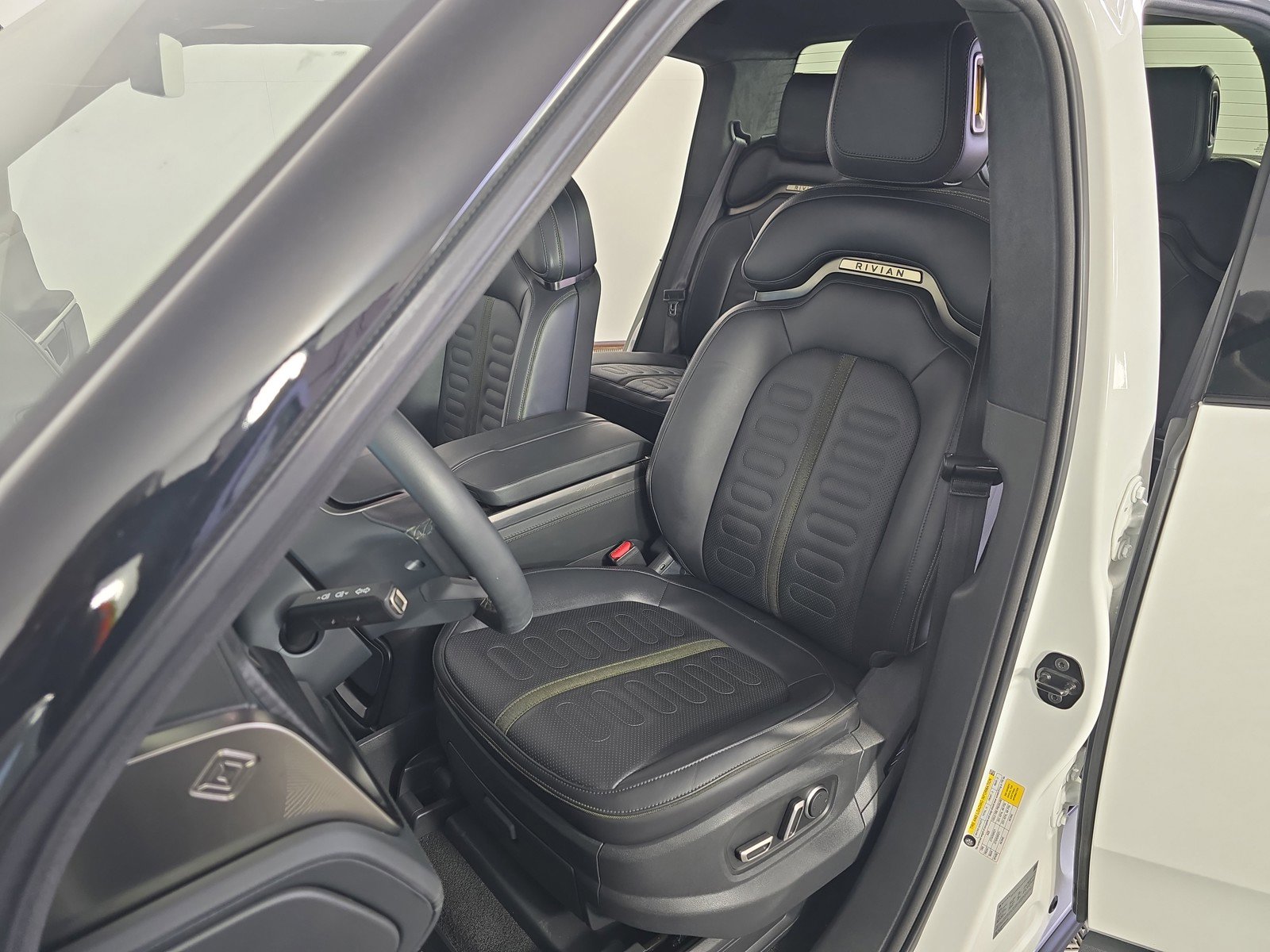 Used 2024 Rivian R1T Adventure AWD/4WD image 20