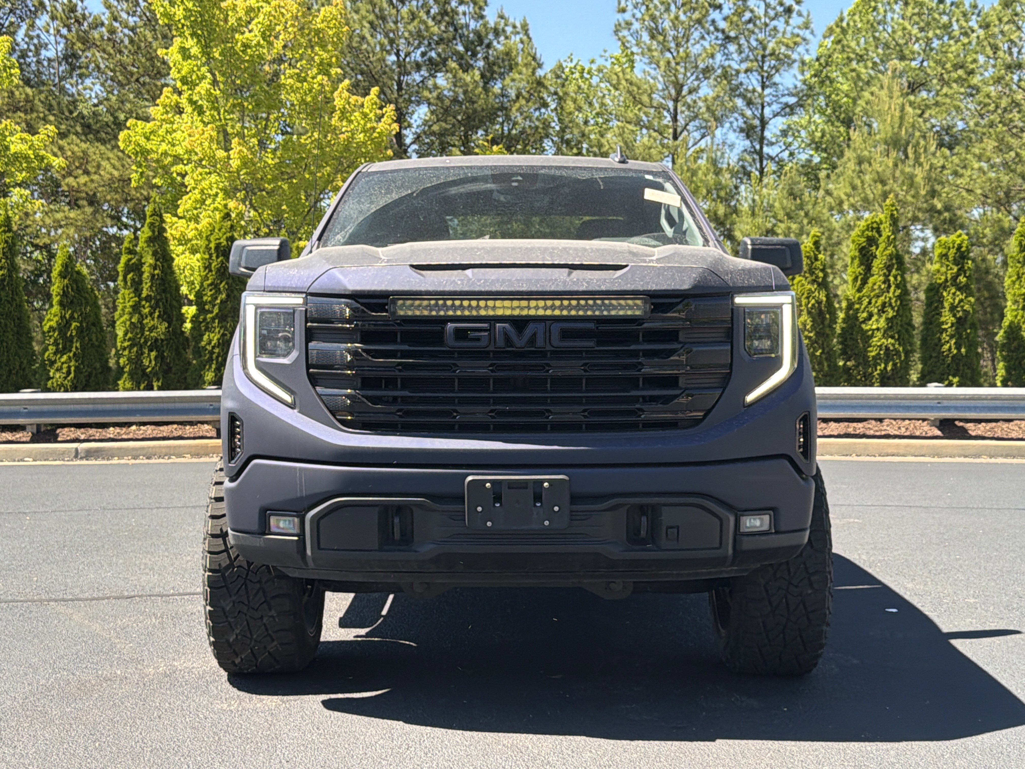 Used 2022 GMC Sierra 1500 Elevation w/ X31 Off-Road Package AWD/4WD image 12