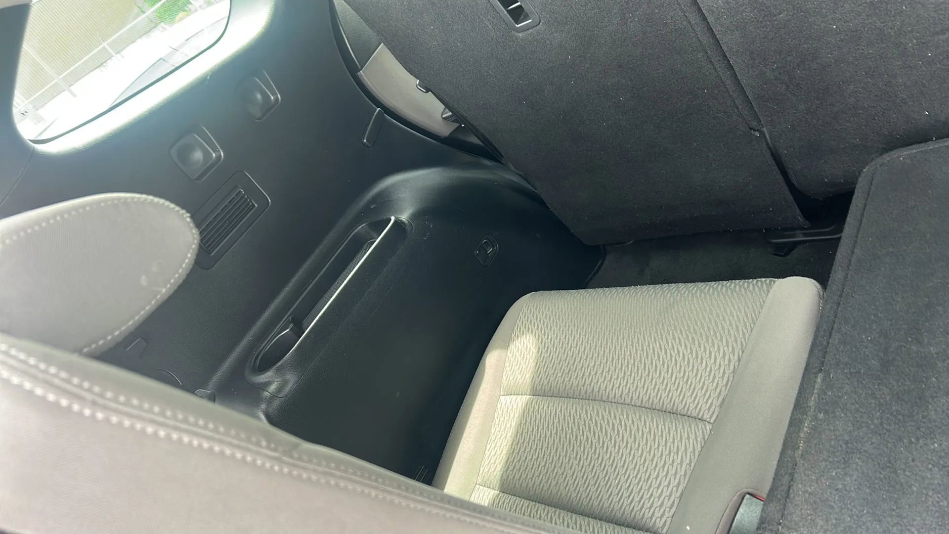 Used 2018 Hyundai Santa Fe SE AWD/4WD image 14