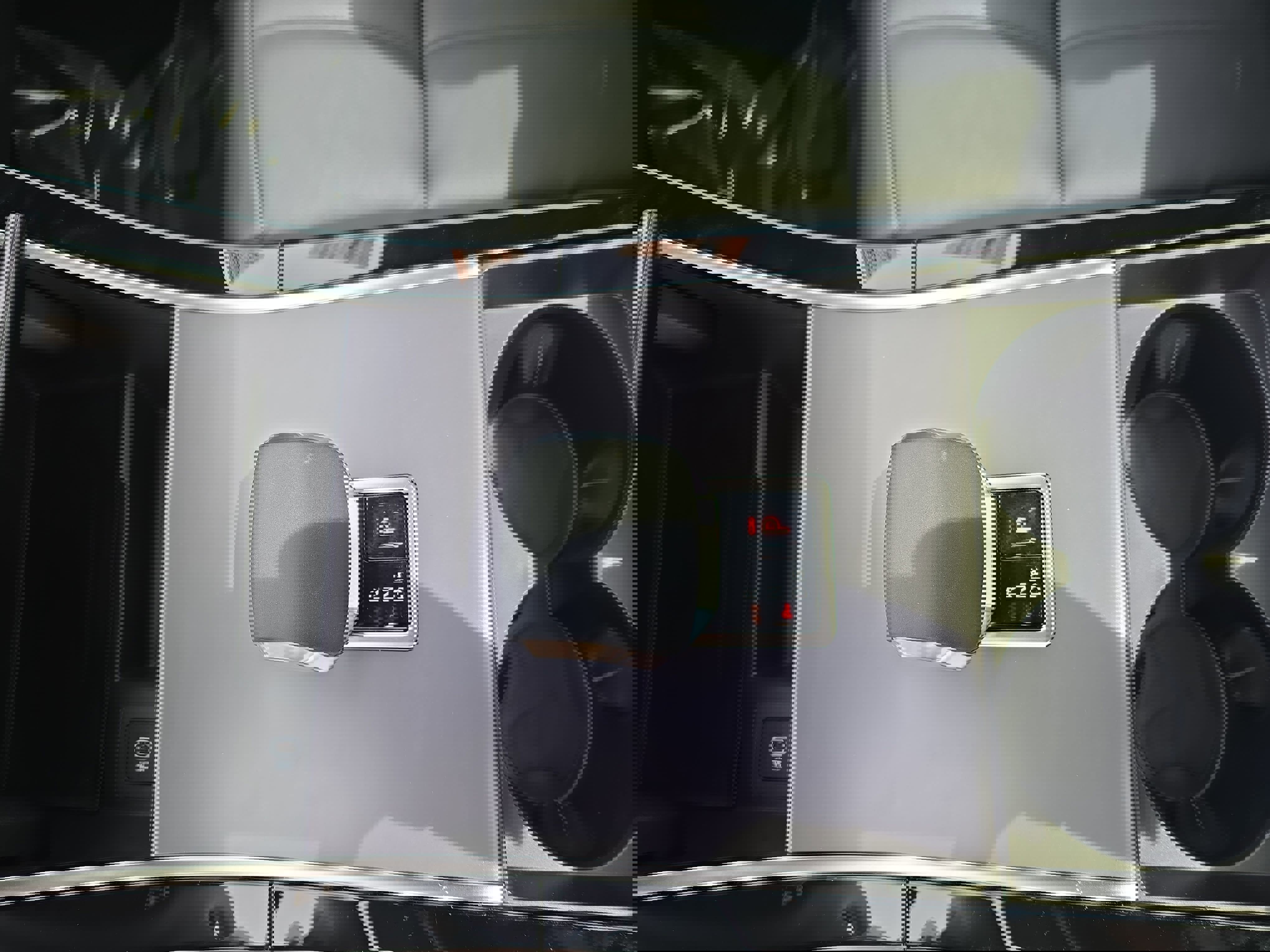 Certified 2025 Land Rover Range Rover Evoque Dynamic SE image 25