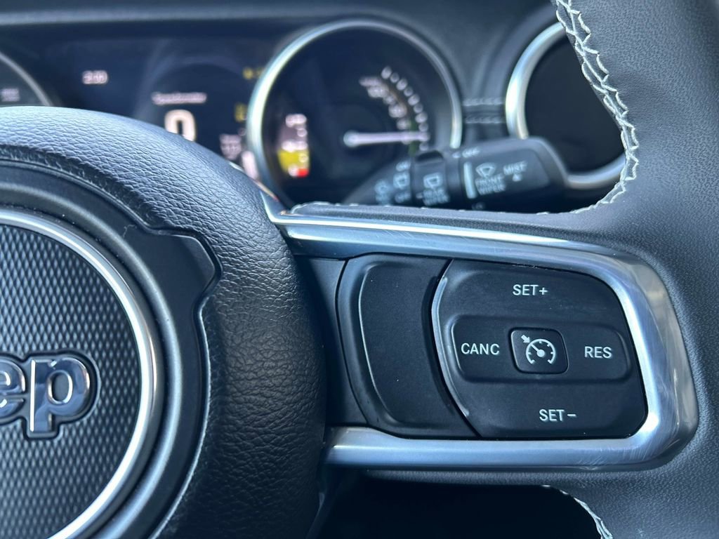 Used 2023 Jeep Wrangler Unlimited Sahara image 25