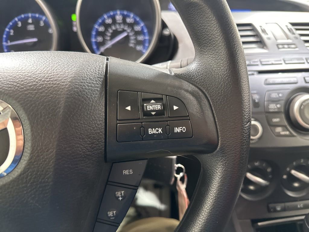 Used 2013 MAZDA MAZDA3 i Sport image 21