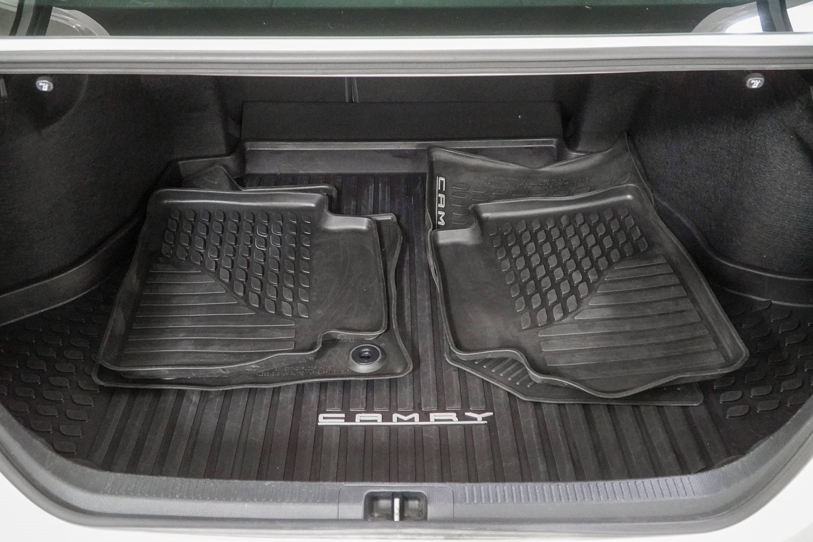 Used 2018 Toyota Camry XLE image 10