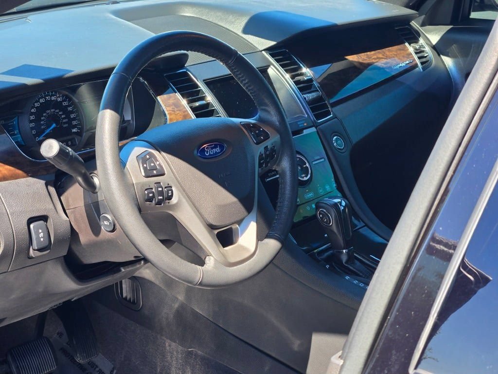 Used 2019 Ford Taurus Limited AWD/4WD image 24