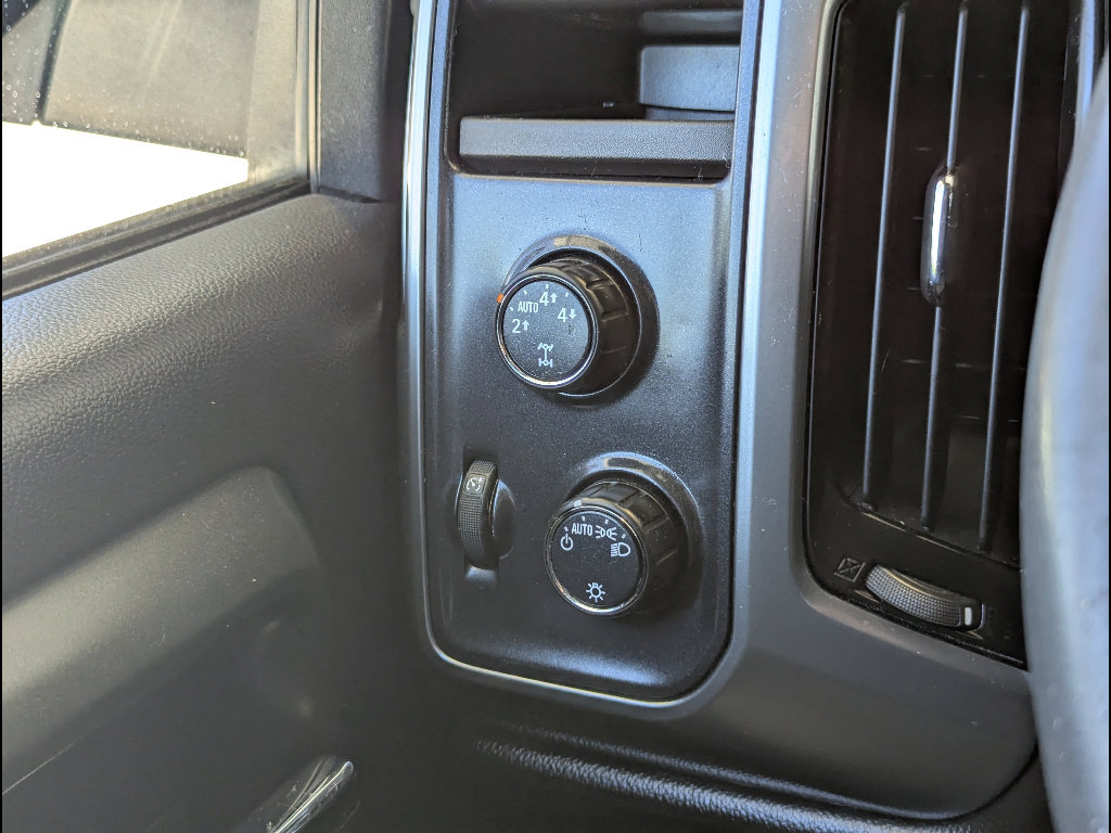 Used 2016 Chevrolet Silverado 1500 LT AWD/4WD image 25