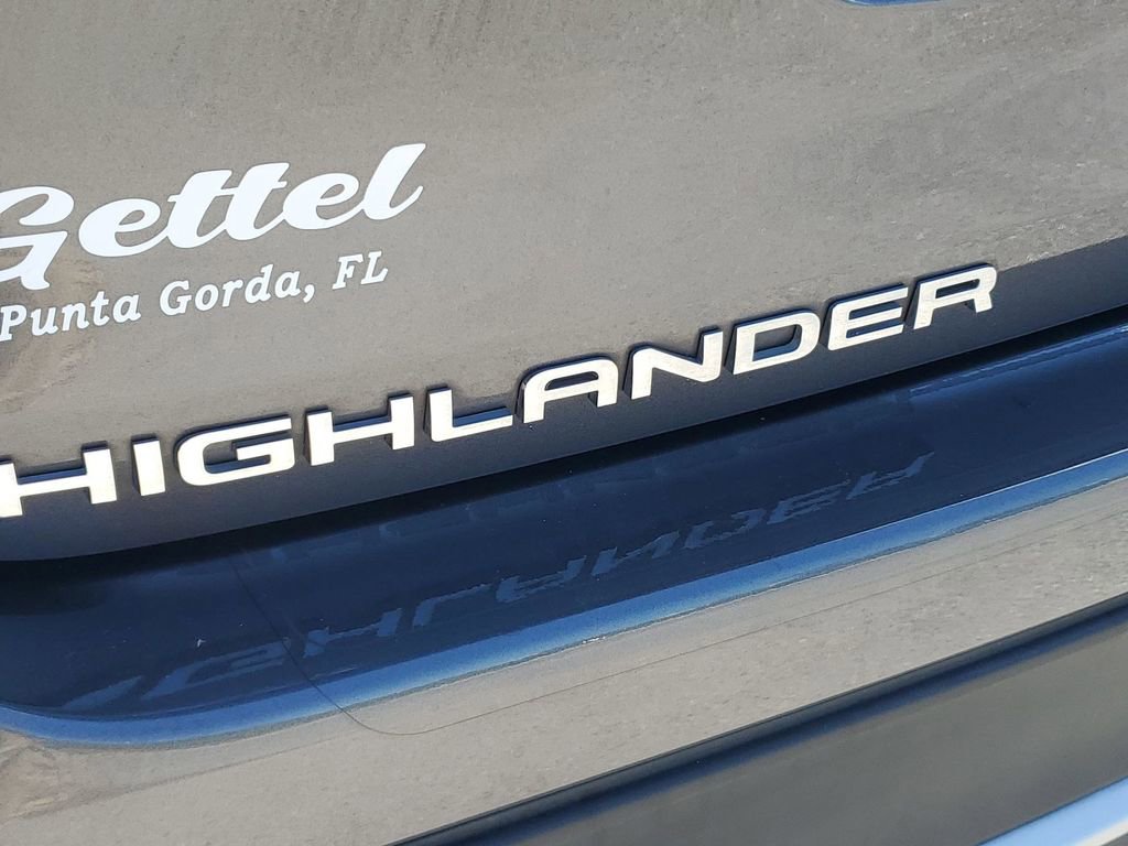 Certified 2023 Toyota Highlander L image 41